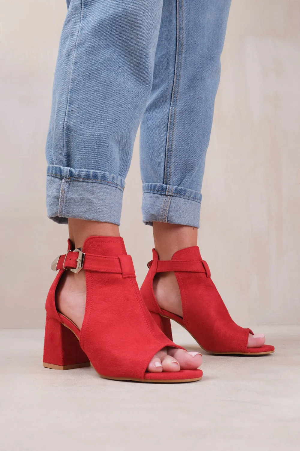 LISA BLOCK HEEL WITH SIDE BUCKLE AND OPEN TOE FRONT IN ROUGE RED SUEDE