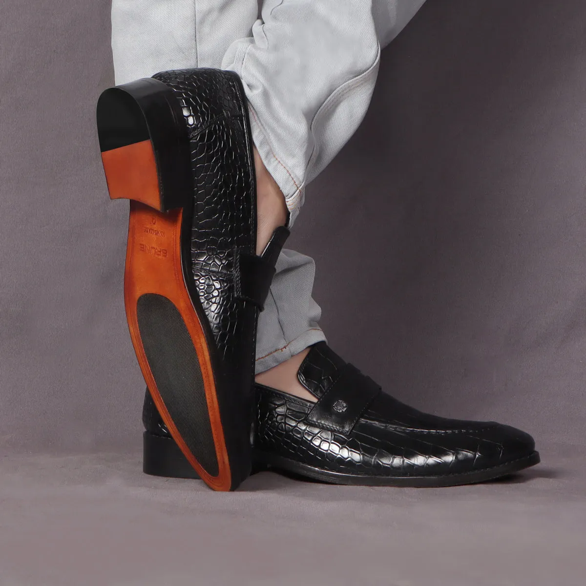 Mod Look Penny Loafers with Triangular Cut-Strap in Black High Quality Croco Textured Leather